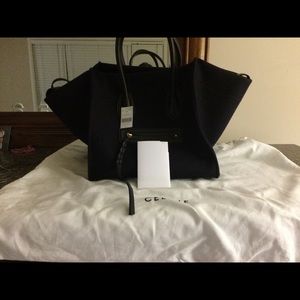 Celine Medium Phantom luggage